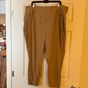 Althleta Brooklyn Tan Joggers. Gently worn. Five pockets. Casual and comfy.